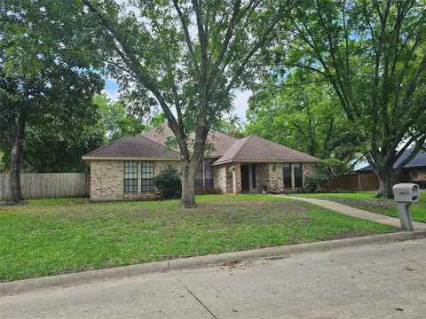 2803 Gleneagles Dr, Ennis, TX 75119