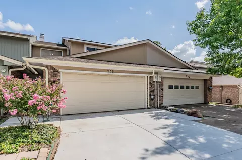 936 Shady Creek Ln, Bedford, TX 76021
