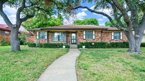 5821 Everglade Rd, Dallas, TX 75227