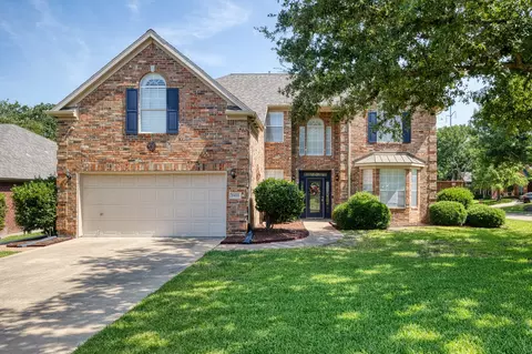 2400 Crockett Ct, Grapevine, TX 76051