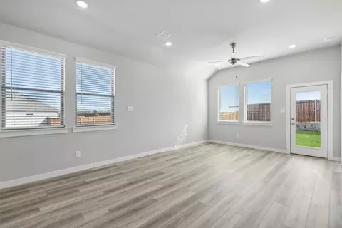 1114 Butterfly Dale Dr, Lavon, TX 75166