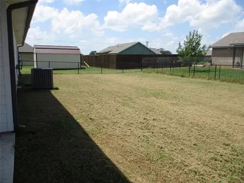 Exterior - 147 Mill St, Emory, TX 75440 photo 5 of 9