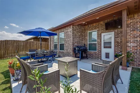 Exterior - 329 Bronco Dr, Pilot Point, TX 76258 photo 3 of 6