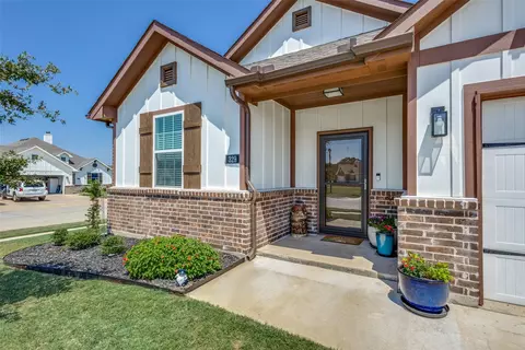 Exterior - 329 Bronco Dr, Pilot Point, TX 76258 photo 5 of 6