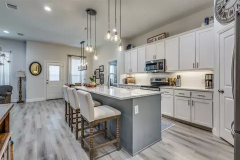 Kitchen - 329 Bronco Dr, Pilot Point, TX 76258 photo 1 of 4