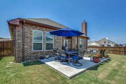Exterior - 329 Bronco Dr, Pilot Point, TX 76258 photo 2 of 6