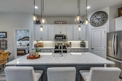 Kitchen - 329 Bronco Dr, Pilot Point, TX 76258 photo 3 of 4