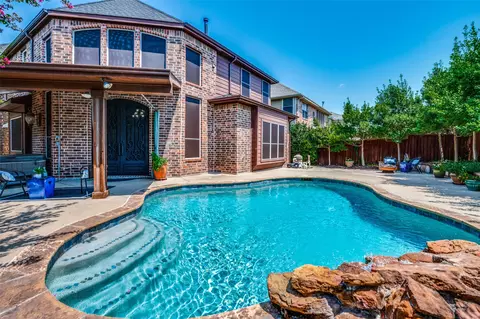 371 Parkvillage Ave, Fairview, TX 75069