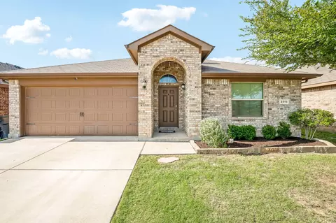 2513 Clarks Mill Ln, Fort Worth, TX 76123