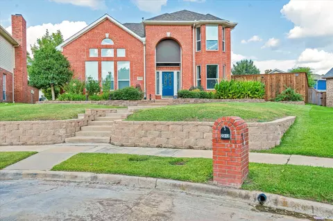 2302 York Ct, Carrollton, TX 75006