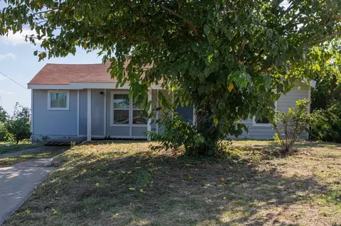 2722 34th St, Fort Worth, TX 76106