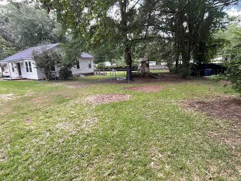 Exterior - 107 Mcarthur Dr, Minden, LA 71055 photo 7 of 8