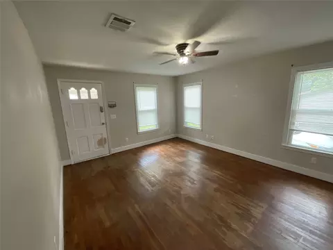 Living - 107 Mcarthur Dr, Minden, LA 71055 photo 2 of 3
