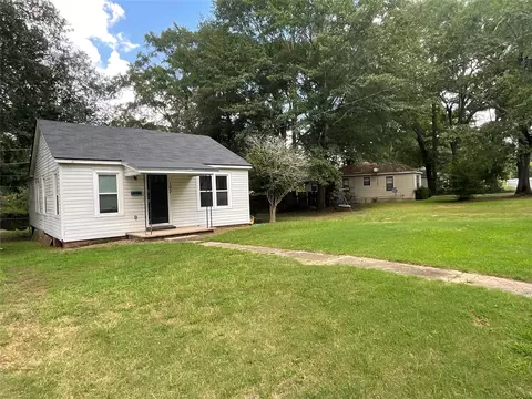 107 Mcarthur Dr, Minden, LA 71055