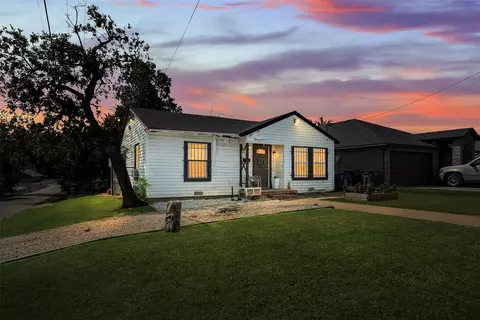 1442 Hudspeth Ave, Dallas, TX 75216