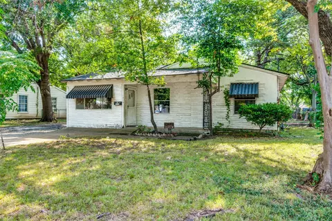316 Thompson St, Irving, TX 75061