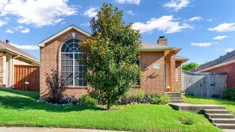 716 Ashbrook Dr, Desoto, TX 75115