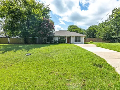 805 E Brown St, Ennis, TX 75119