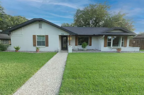705 Murl Dr, Irving, TX 75062