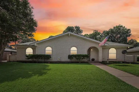 2708 Kidd Dr, Pantego, TX 76013