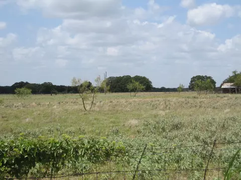 183 Ditto Rd, Sunset, TX 76270 photo 5