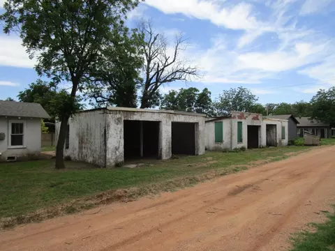 Exterior - 1407 N Avenue H, Haskell, TX 79521 photo 7 of 8