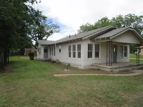 Exterior - 1407 N Avenue H, Haskell, TX 79521 photo 2 of 8