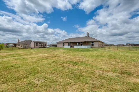 195 Springwood Ranch Loop, Springtown, TX 76082 photo 3