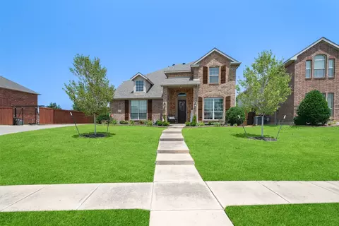 5711 Chateau Dr, Sachse, TX 75048