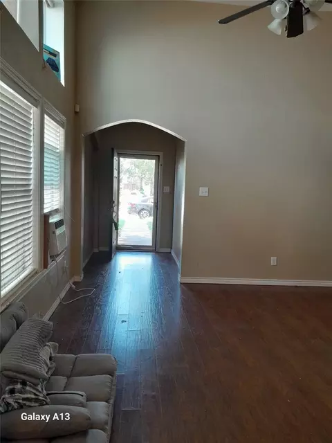 8925 Tucker St, Cross Roads, TX 76227