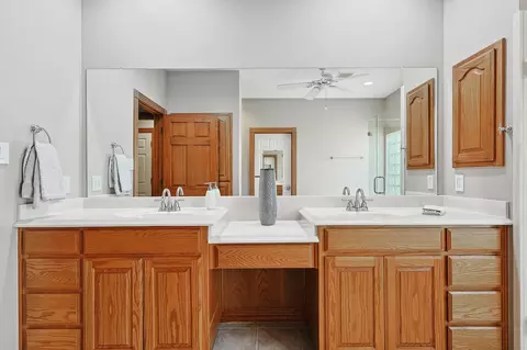 Bath - 125 Maple Leaf Dr, Double Oak, TX 75077 photo 2 of 5