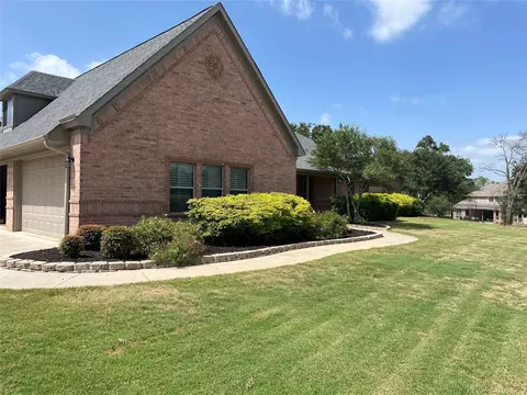 Exterior - 125 Maple Leaf Dr, Double Oak, TX 75077 photo 3 of 10