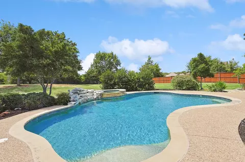 Exterior - 125 Maple Leaf Dr, Double Oak, TX 75077 photo 6 of 10