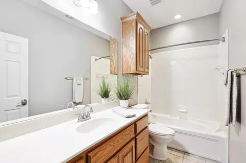 Bath - 125 Maple Leaf Dr, Double Oak, TX 75077 photo 3 of 5