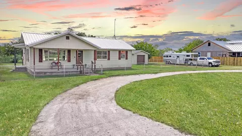 201 Palo Pinto St, Millsap, TX 76066