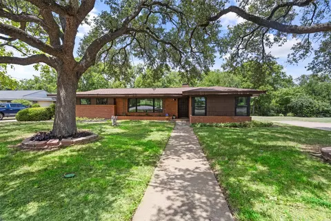 2773 Glen Garden Ave, Fort Worth, TX 76119
