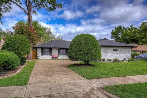 821 Westbrook Dr, Garland, TX 75043
