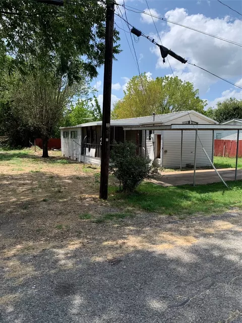 407 Church St, Ector, TX 75439 photo 5
