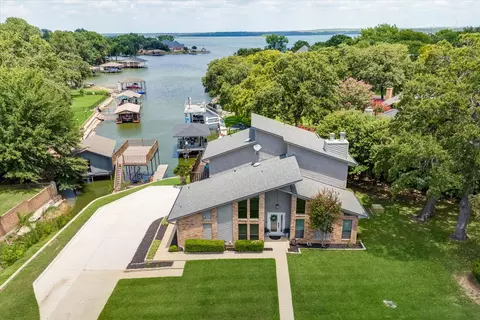 1521 Westcreek Dr, Azle, TX 76020