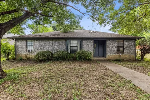 2200 Ridgeview St, Fort Worth, TX 76119