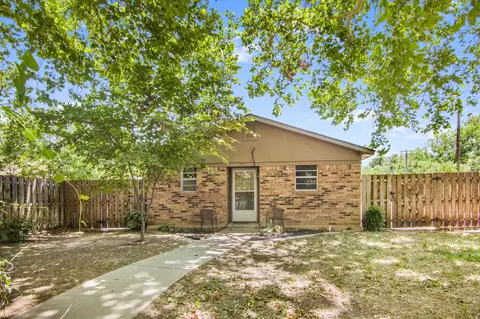 307 W Decatur St, Chico, TX 76431