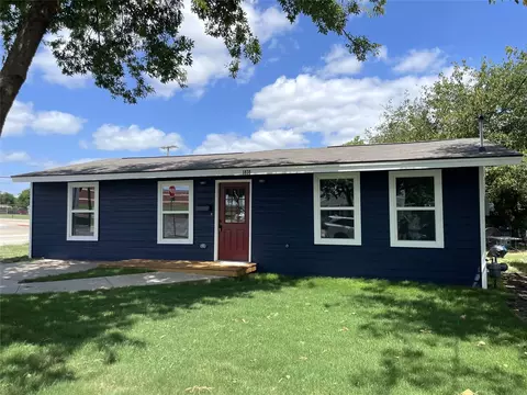 1838 Holland St, Grand Prairie, TX 75051