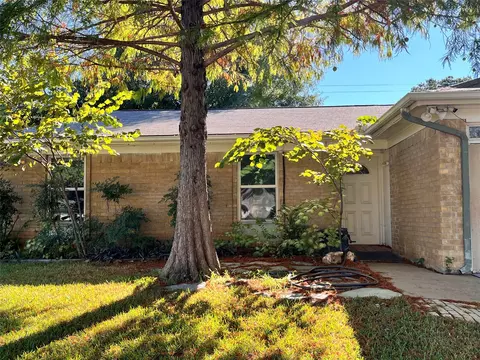 6103 Kelly Elliott Rd, Arlington, TX 76001