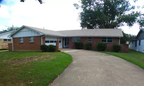 2512 Glen Lea Dr, Irving, TX 75062