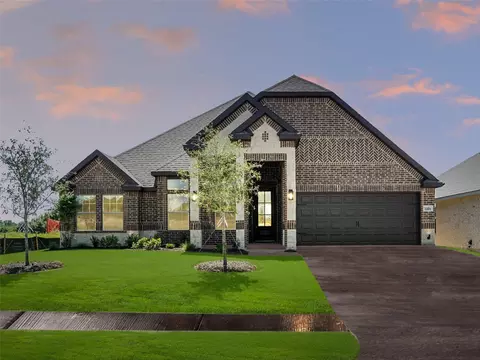 1201 Summer Grove Dr, Midlothian, TX 76065