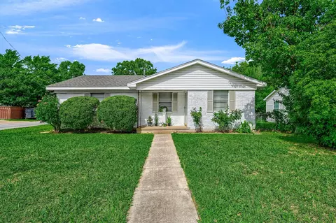 1302 N Brents Ave, Sherman, TX 75090