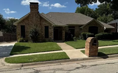 1020 Old Mill Cir, Irving, TX 75061