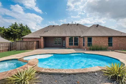 212 Williamsburg Ln, Ovilla, TX 75154