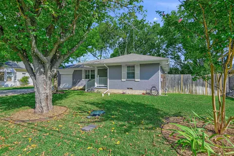 432 W Marshall Dr, Van Alstyne, TX 75495