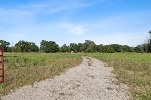 00 Sanger Dr, Springtown, TX 76082 photo 4